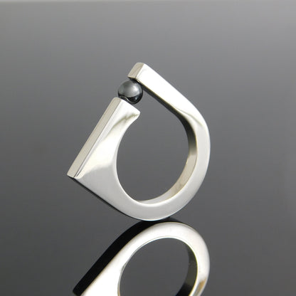 Hematite Ring, Minimalist Bar Ring, Silver AG 950, Elisa Kuno Design