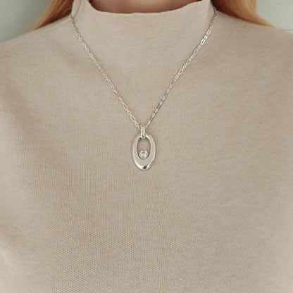 Oval Pandant: Silver neclace with moissanite and Sterling Silver 925 chain
