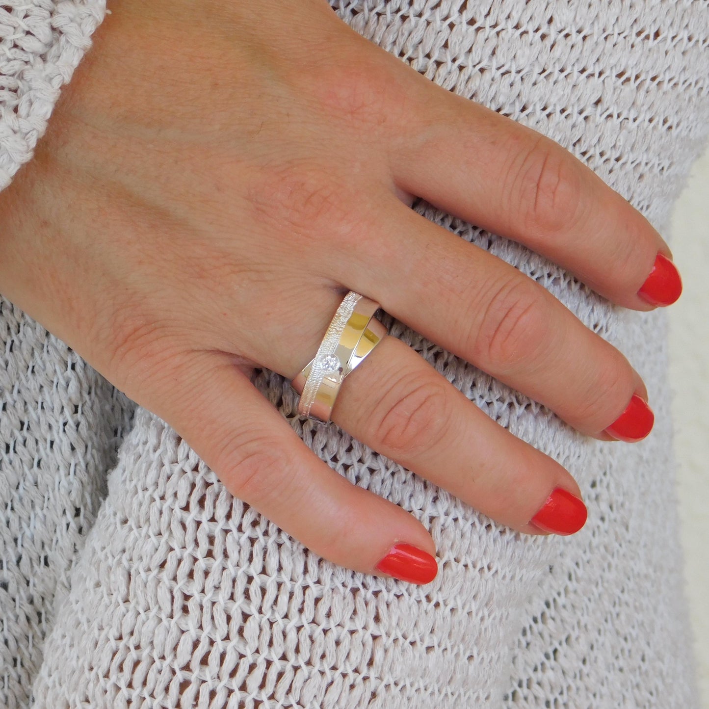 Wedding Band Ring Silver : Textured Detail, Double Band Silver AG 950