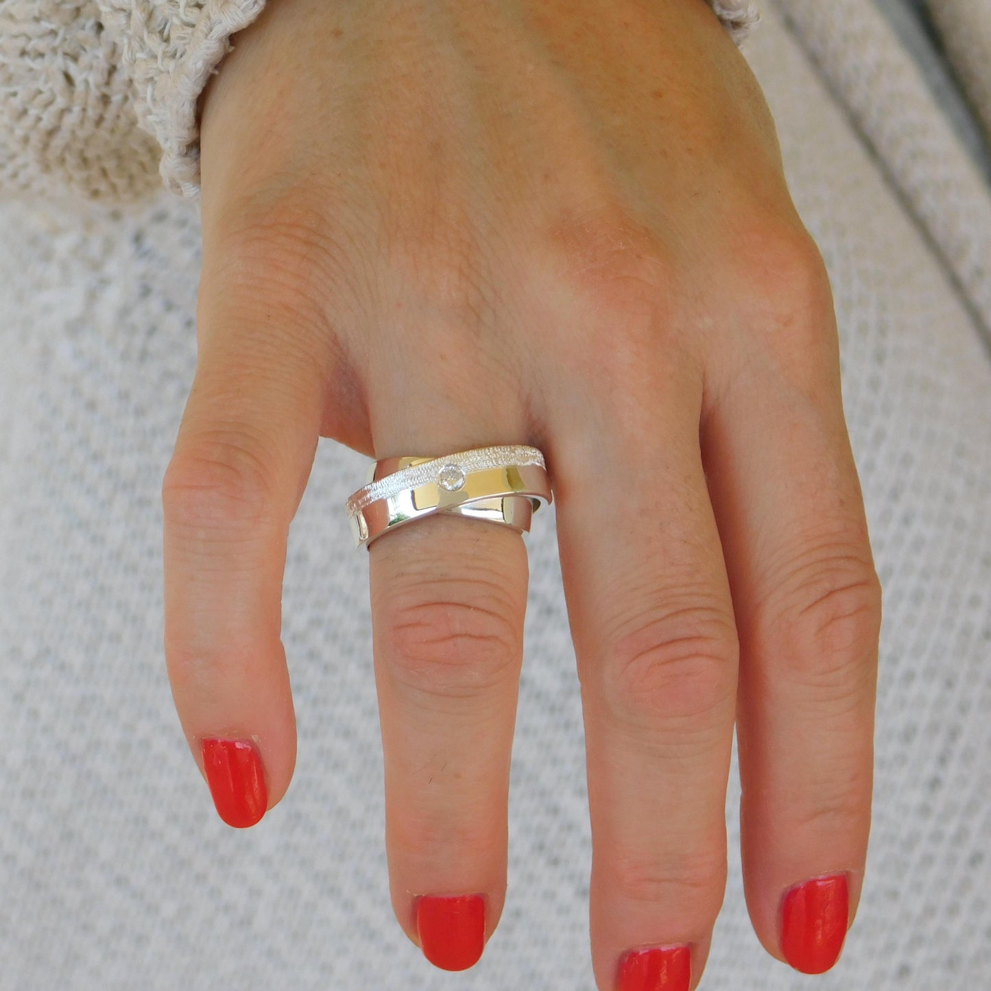 Wedding Band Ring Silver : Textured Detail, Double Band Silver AG 950