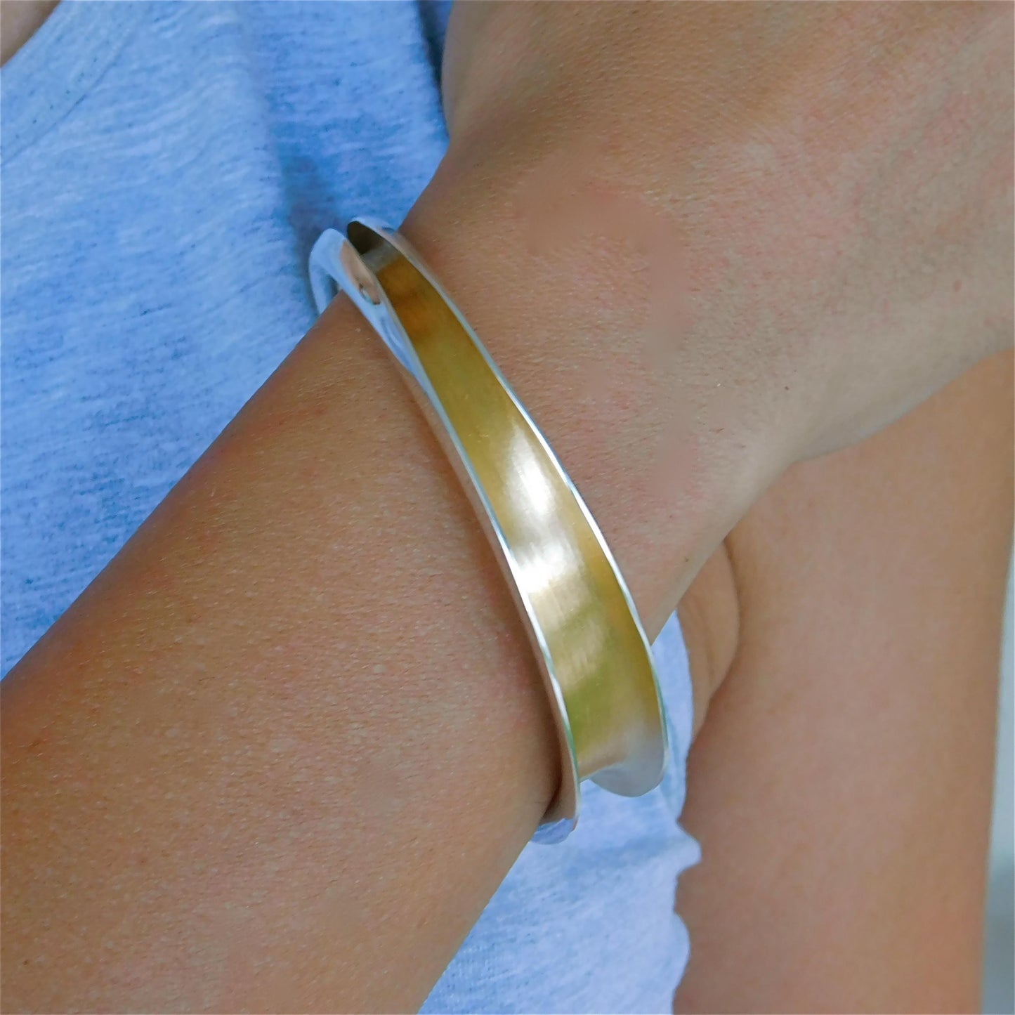 Minimalist Two-Tone Cuff Bracelet – Brushed Gold & Polished Silver Open Bangle