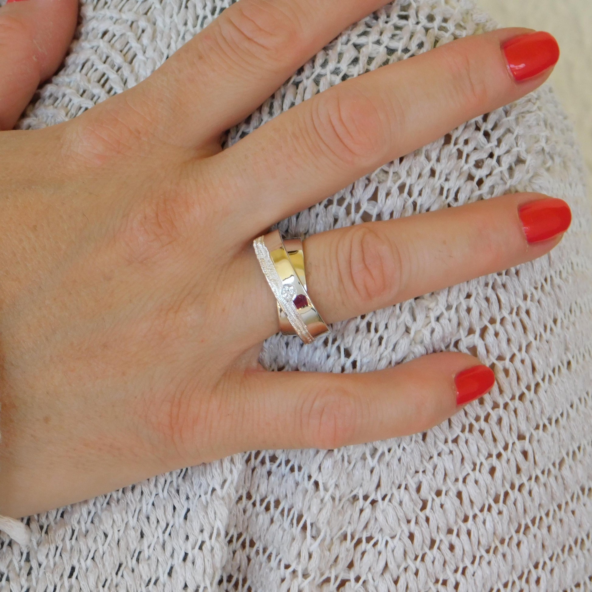 Wedding Band Ring Silver : Textured Detail, Double Band Silver AG 950
