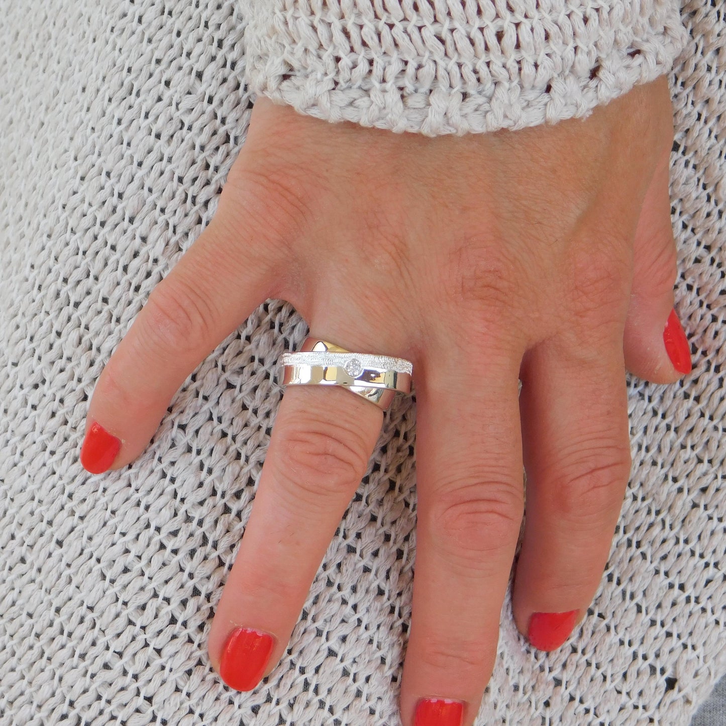 Wedding Band Ring Silver : Textured Detail, Double Band Silver AG 950