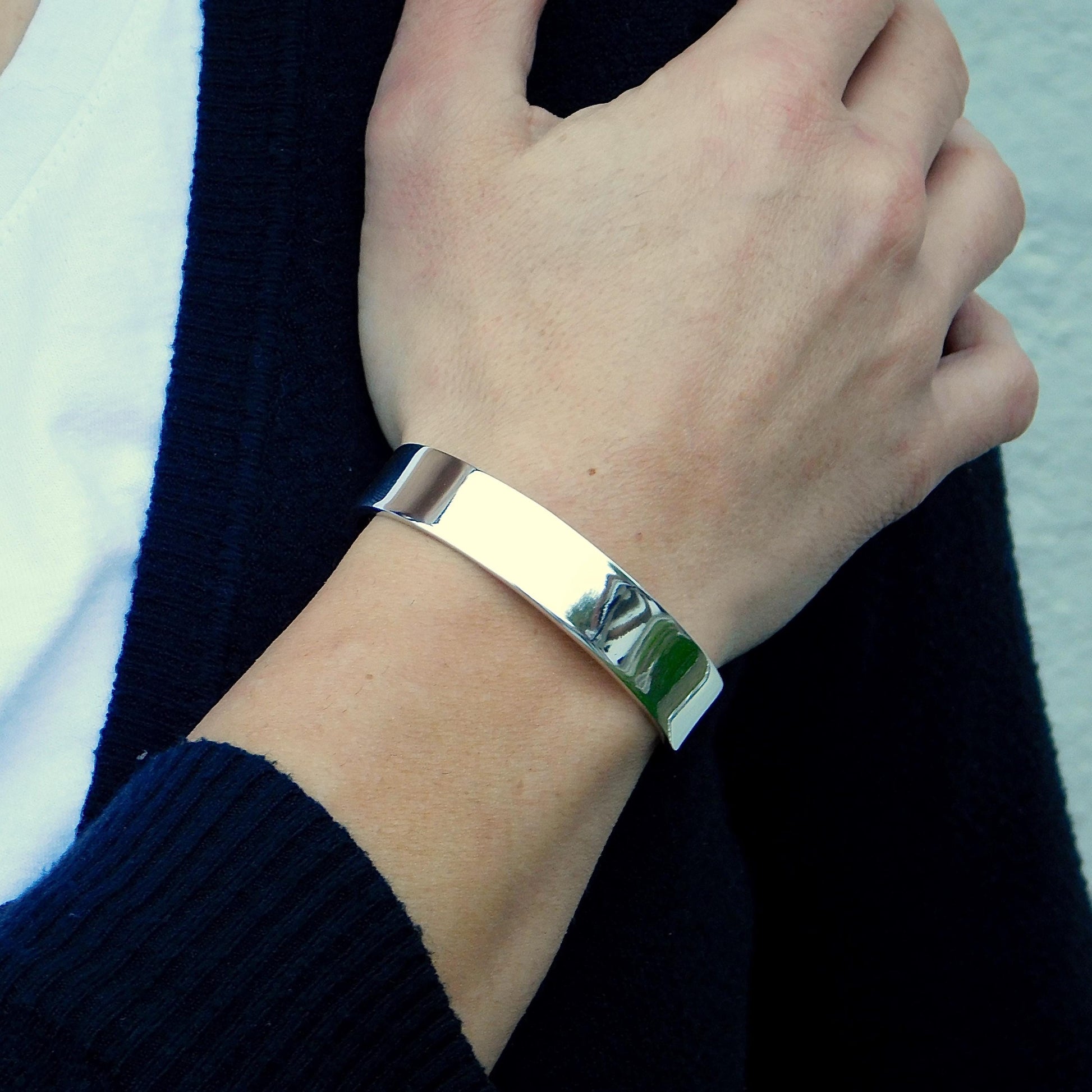 Simple Cuff Bracelet – Wristlet for Men and Women, AG950 Silver Bangle