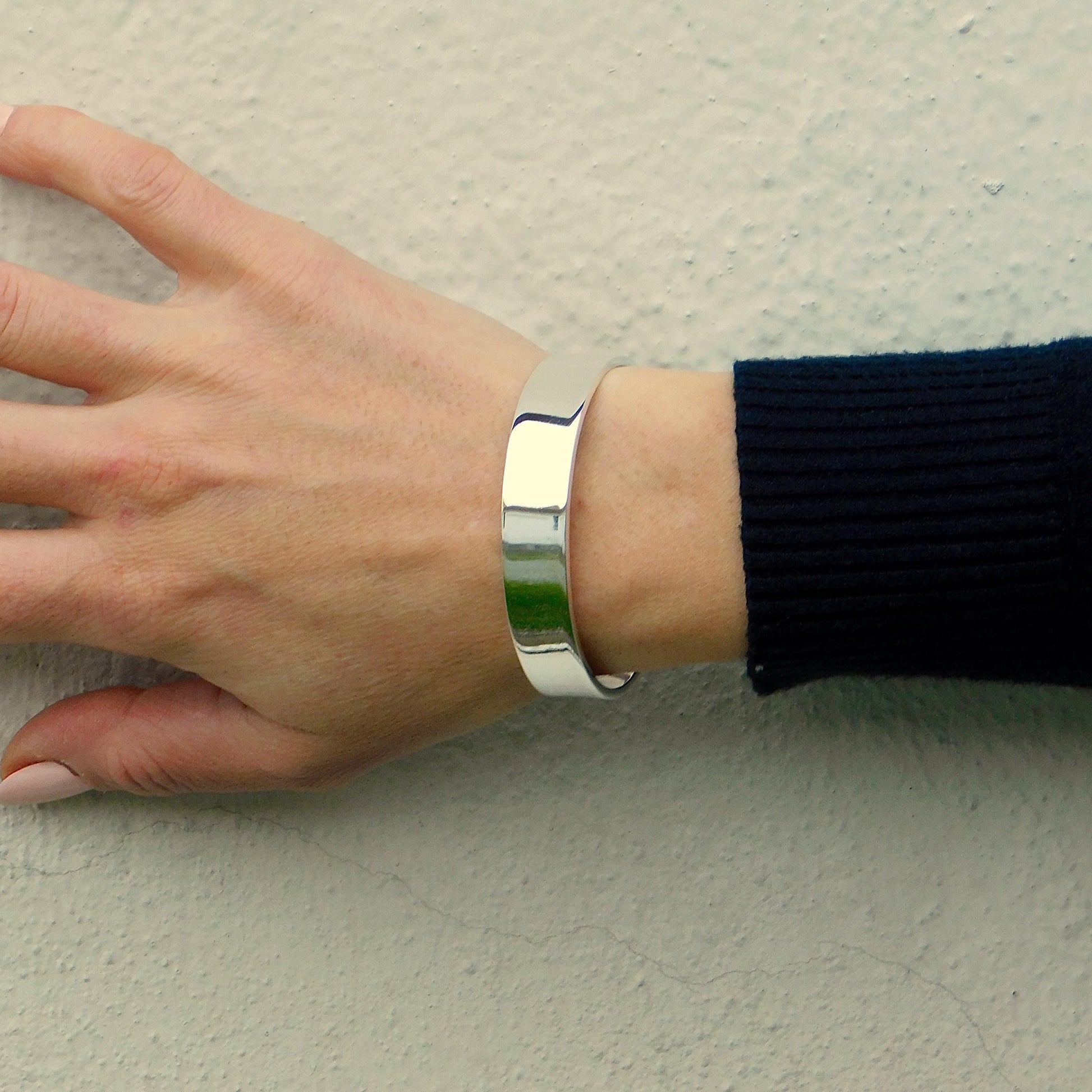 Simple Cuff Bracelet – Wristlet for Men and Women, AG950 Silver Bangle