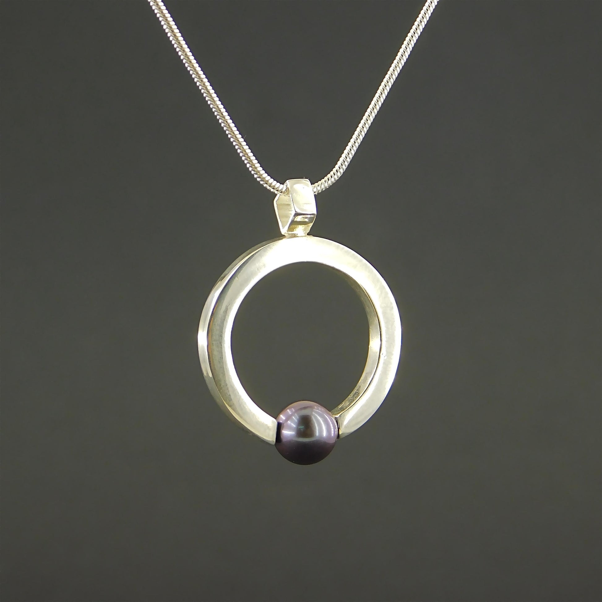 Ring Pandant Necklace: Silver neclace with Pearl and Sterling Silver 925 chain