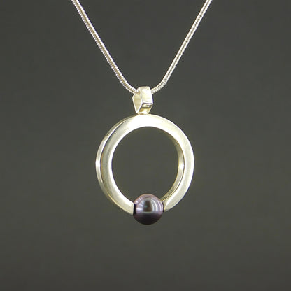 Ring Pandant Necklace: Silver neclace with Pearl and Sterling Silver 925 chain