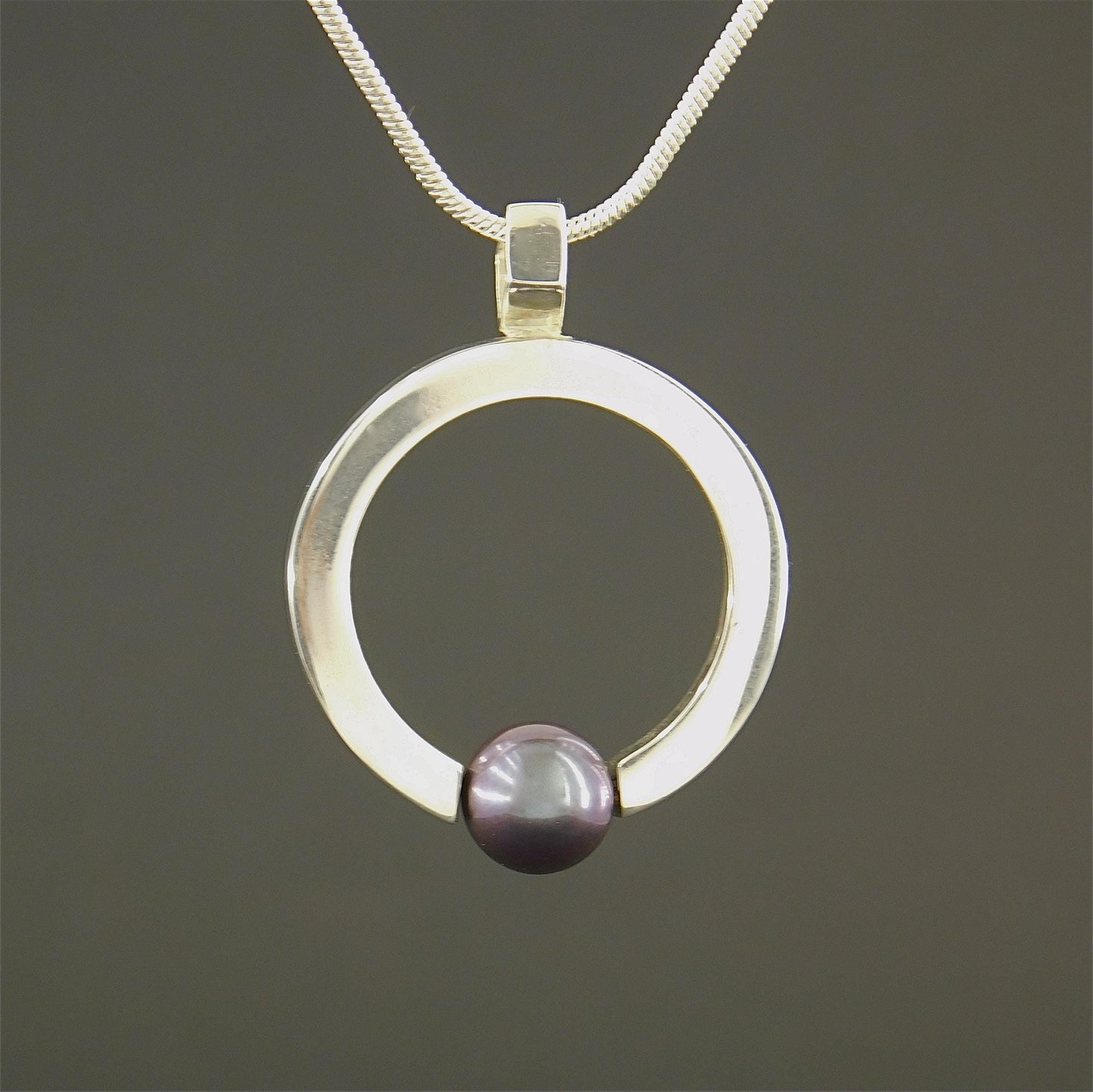 Ring Pandant Necklace: Silver neclace with Pearl and Sterling Silver 925 chain