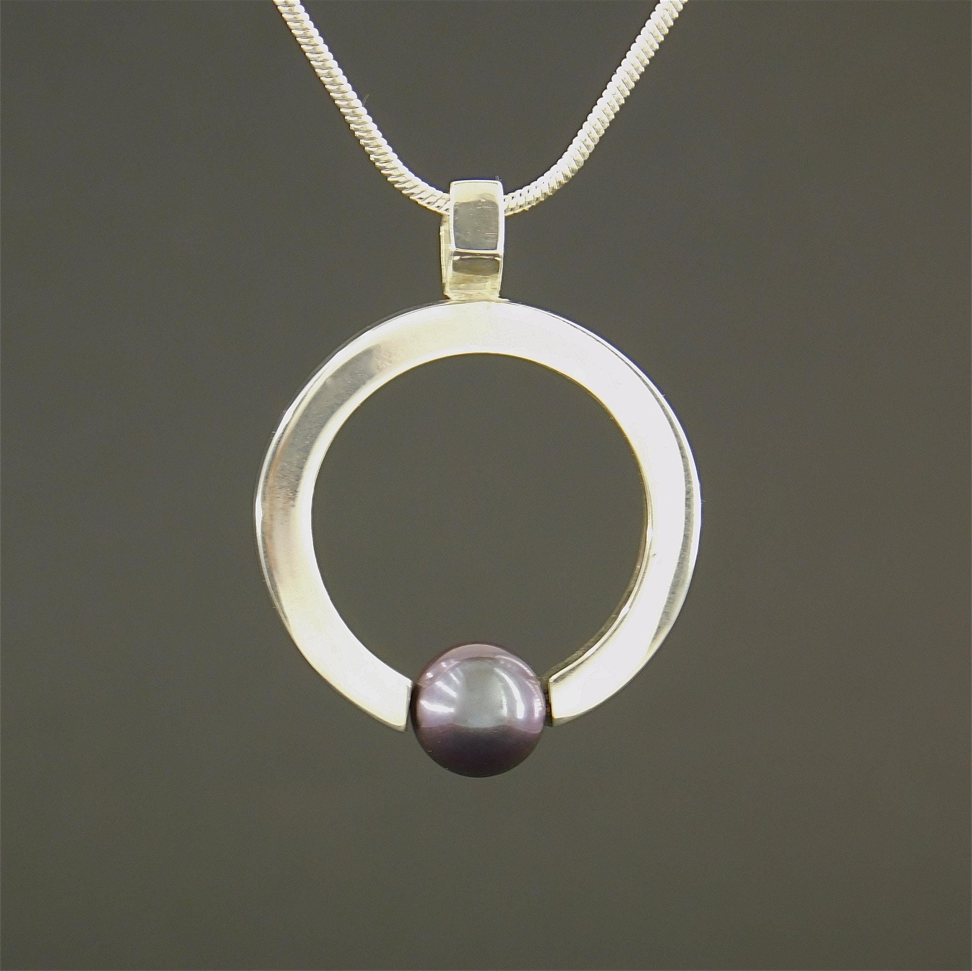 Ring Pandant Necklace: Silver neclace with Pearl and Sterling Silver 925 chain