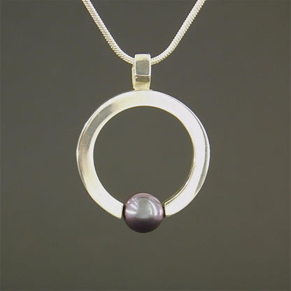Ring Pandant Necklace: Silver neclace with Pearl and Sterling Silver 925 chain