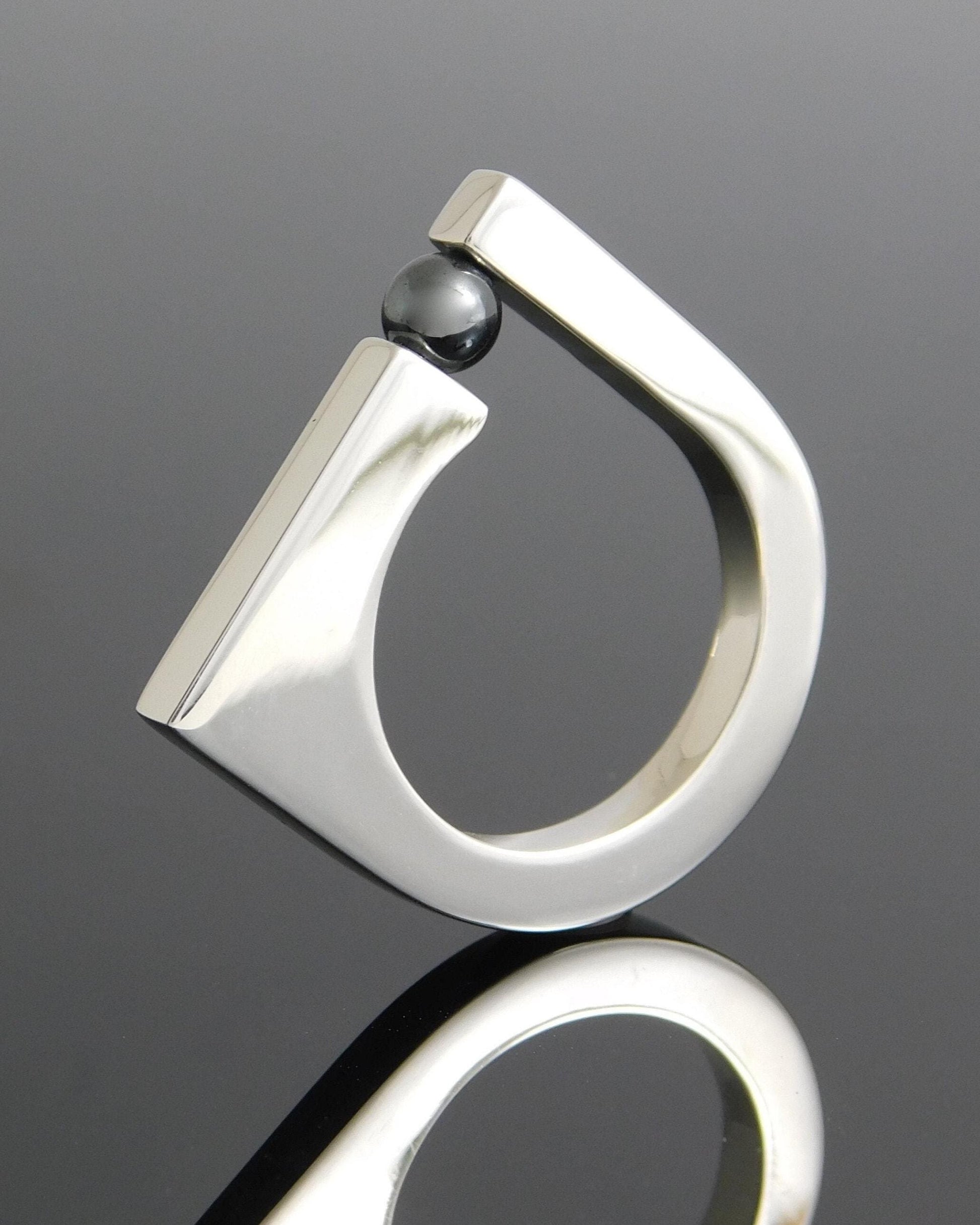 Hematite Ring, Minimalist Bar Ring, Silver AG 950, Elisa Kuno Design